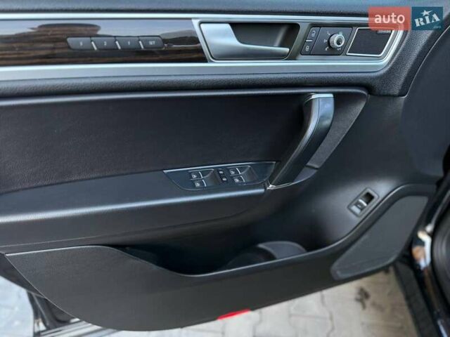 Черный Фольксваген Туарег, объемом двигателя 3 л и пробегом 130 тыс. км за 25500 $, фото 15 на Automoto.ua