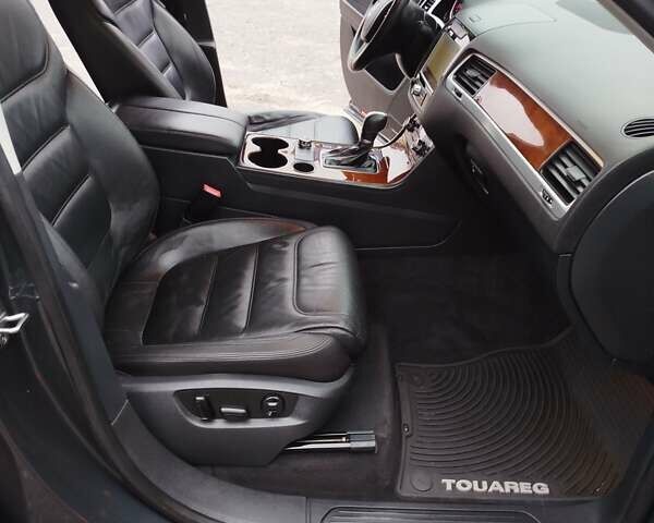 Черный Фольксваген Туарег, объемом двигателя 3 л и пробегом 252 тыс. км за 18600 $, фото 14 на Automoto.ua