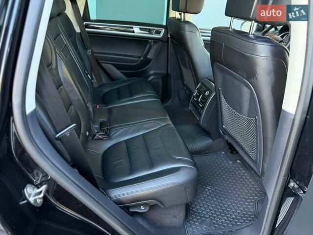 Черный Фольксваген Туарег, объемом двигателя 3 л и пробегом 130 тыс. км за 25500 $, фото 24 на Automoto.ua