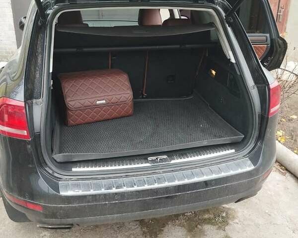 Чорний Фольксваген Туарег, об'ємом двигуна 2.97 л та пробігом 259 тис. км за 16800 $, фото 4 на Automoto.ua