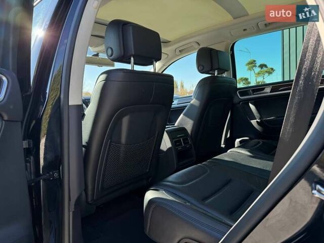 Черный Фольксваген Туарег, объемом двигателя 2.97 л и пробегом 199 тыс. км за 22000 $, фото 30 на Automoto.ua