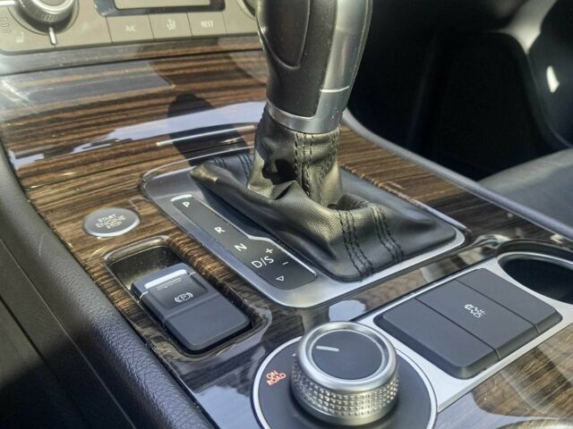 Черный Фольксваген Туарег, объемом двигателя 3 л и пробегом 219 тыс. км за 25550 $, фото 11 на Automoto.ua