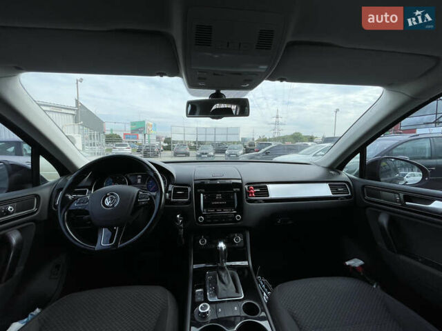 Черный Фольксваген Туарег, объемом двигателя 2.97 л и пробегом 249 тыс. км за 22500 $, фото 21 на Automoto.ua