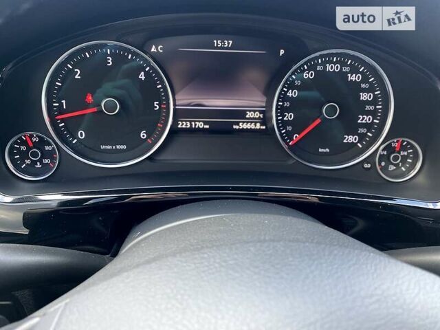 Черный Фольксваген Туарег, объемом двигателя 3 л и пробегом 223 тыс. км за 25500 $, фото 56 на Automoto.ua