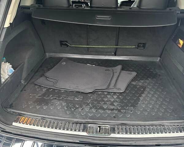 Чорний Фольксваген Туарег, об'ємом двигуна 2.97 л та пробігом 220 тис. км за 24500 $, фото 19 на Automoto.ua