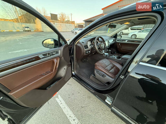 Чорний Фольксваген Туарег, об'ємом двигуна 2.97 л та пробігом 204 тис. км за 26999 $, фото 7 на Automoto.ua