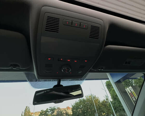 Чорний Фольксваген Туарег, об'ємом двигуна 2.97 л та пробігом 400 тис. км за 19300 $, фото 20 на Automoto.ua