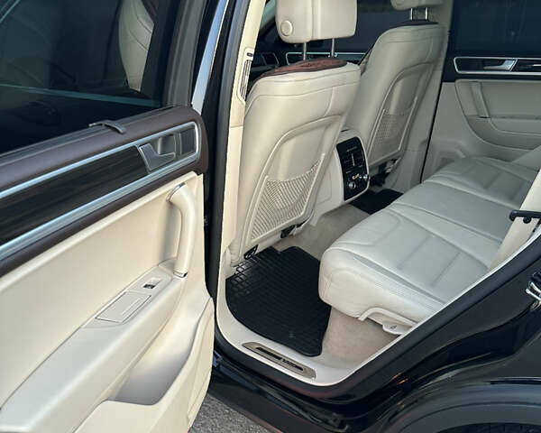 Черный Фольксваген Туарег, объемом двигателя 3 л и пробегом 269 тыс. км за 32500 $, фото 12 на Automoto.ua