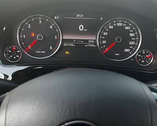 Черный Фольксваген Туарег, объемом двигателя 3 л и пробегом 221 тыс. км за 24516 $, фото 1 на Automoto.ua