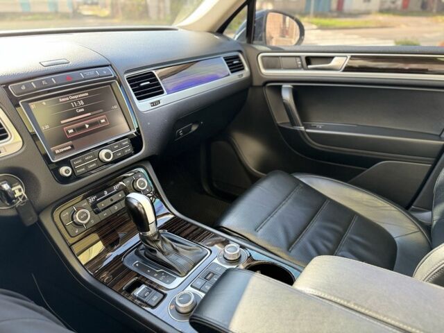 Черный Фольксваген Туарег, объемом двигателя 3 л и пробегом 216 тыс. км за 27400 $, фото 19 на Automoto.ua