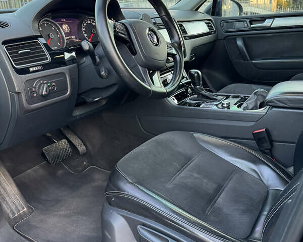 Черный Фольксваген Туарег, объемом двигателя 2.97 л и пробегом 240 тыс. км за 20500 $, фото 11 на Automoto.ua