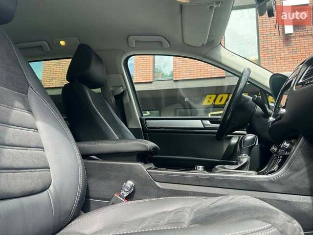 Черный Фольксваген Туарег, объемом двигателя 2.97 л и пробегом 292 тыс. км за 22900 $, фото 14 на Automoto.ua