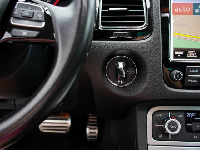 Черный Фольксваген Туарег, объемом двигателя 3 л и пробегом 236 тыс. км за 24999 $, фото 23 на Automoto.ua