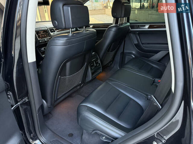 Чорний Фольксваген Туарег, об'ємом двигуна 2.97 л та пробігом 225 тис. км за 27500 $, фото 36 на Automoto.ua