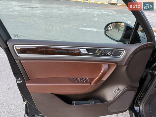 Чорний Фольксваген Туарег, об'ємом двигуна 2.97 л та пробігом 204 тис. км за 26999 $, фото 8 на Automoto.ua