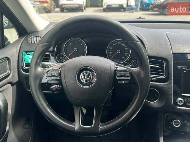 Черный Фольксваген Туарег, объемом двигателя 2.97 л и пробегом 292 тыс. км за 22900 $, фото 10 на Automoto.ua