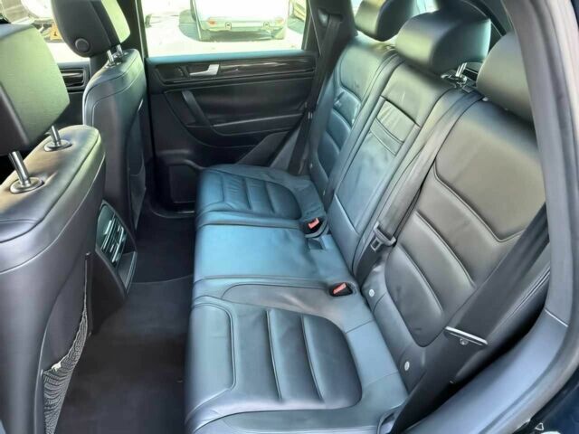 Чорний Фольксваген Туарег, об'ємом двигуна 3 л та пробігом 84 тис. км за 3300 $, фото 11 на Automoto.ua