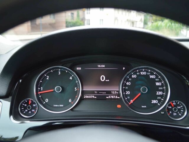 Черный Фольксваген Туарег, объемом двигателя 3 л и пробегом 256 тыс. км за 18900 $, фото 19 на Automoto.ua