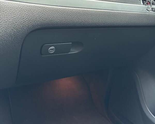 Чорний Фольксваген Туарег, об'ємом двигуна 2.97 л та пробігом 220 тис. км за 24500 $, фото 50 на Automoto.ua