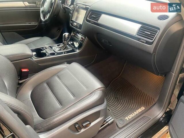 Чорний Фольксваген Туарег, об'ємом двигуна 2.97 л та пробігом 381 тис. км за 19600 $, фото 8 на Automoto.ua
