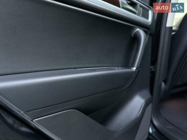 Чорний Фольксваген Туарег, об'ємом двигуна 2.97 л та пробігом 225 тис. км за 27500 $, фото 34 на Automoto.ua