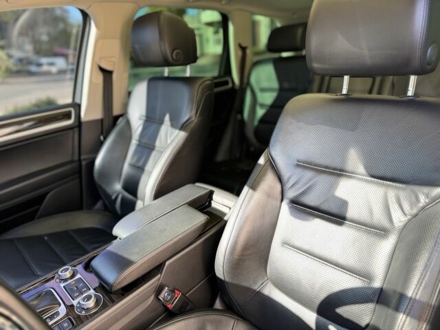 Черный Фольксваген Туарег, объемом двигателя 3 л и пробегом 216 тыс. км за 27400 $, фото 15 на Automoto.ua