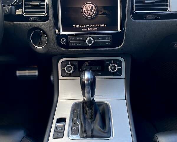 Черный Фольксваген Туарег, объемом двигателя 3 л и пробегом 223 тыс. км за 25500 $, фото 39 на Automoto.ua