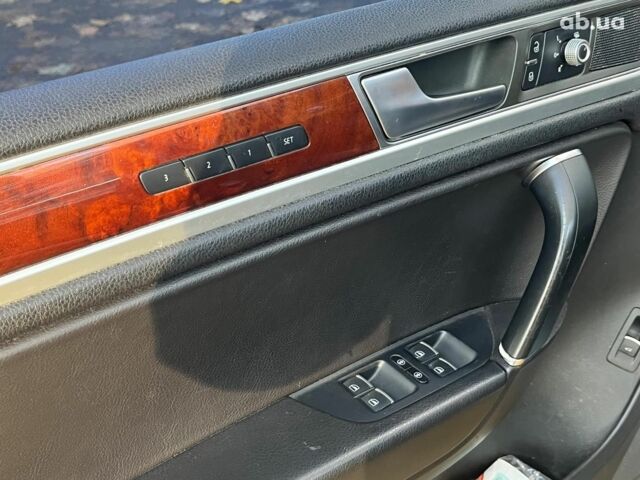 Черный Фольксваген Туарег, объемом двигателя 3 л и пробегом 374 тыс. км за 19990 $, фото 30 на Automoto.ua