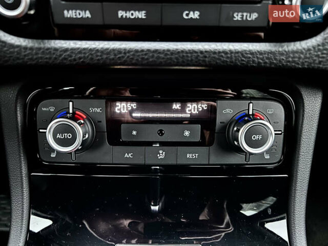 Черный Фольксваген Туарег, объемом двигателя 3 л и пробегом 245 тыс. км за 19500 $, фото 27 на Automoto.ua