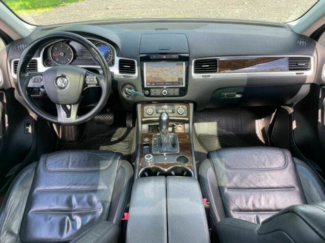 Чорний Фольксваген Туарег, об'ємом двигуна 3 л та пробігом 88 тис. км за 13800 $, фото 7 на Automoto.ua