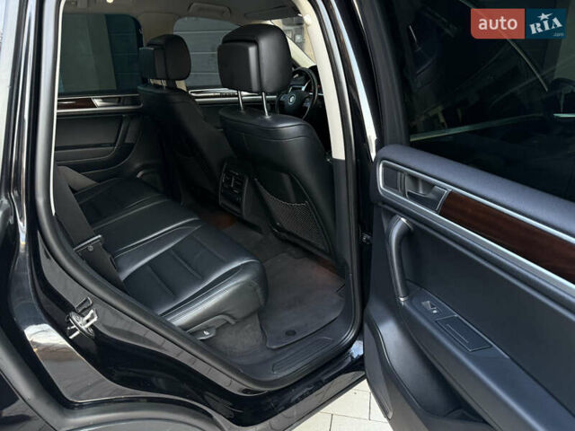 Чорний Фольксваген Туарег, об'ємом двигуна 2.97 л та пробігом 225 тис. км за 27500 $, фото 37 на Automoto.ua