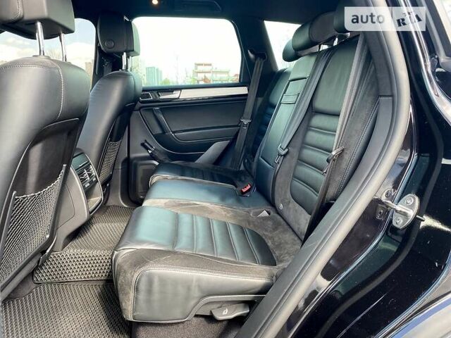 Черный Фольксваген Туарег, объемом двигателя 3 л и пробегом 223 тыс. км за 25500 $, фото 42 на Automoto.ua