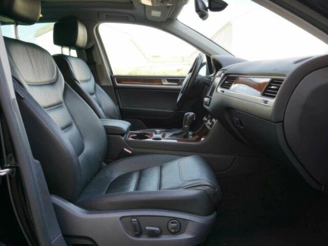 Чорний Фольксваген Туарег, об'ємом двигуна 3.6 л та пробігом 86 тис. км за 10000 $, фото 8 на Automoto.ua