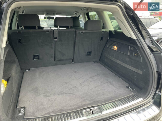 Черный Фольксваген Туарег, объемом двигателя 2.97 л и пробегом 249 тыс. км за 22500 $, фото 19 на Automoto.ua