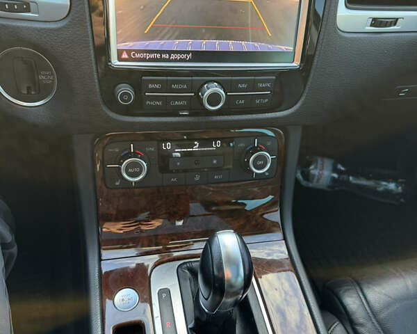 Чорний Фольксваген Туарег, об'ємом двигуна 2.97 л та пробігом 178 тис. км за 22000 $, фото 32 на Automoto.ua