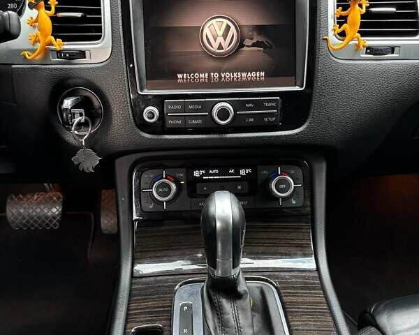 Чорний Фольксваген Туарег, об'ємом двигуна 2.97 л та пробігом 220 тис. км за 24500 $, фото 40 на Automoto.ua