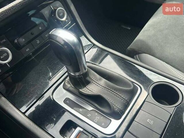 Черный Фольксваген Туарег, объемом двигателя 2.97 л и пробегом 292 тыс. км за 22900 $, фото 12 на Automoto.ua