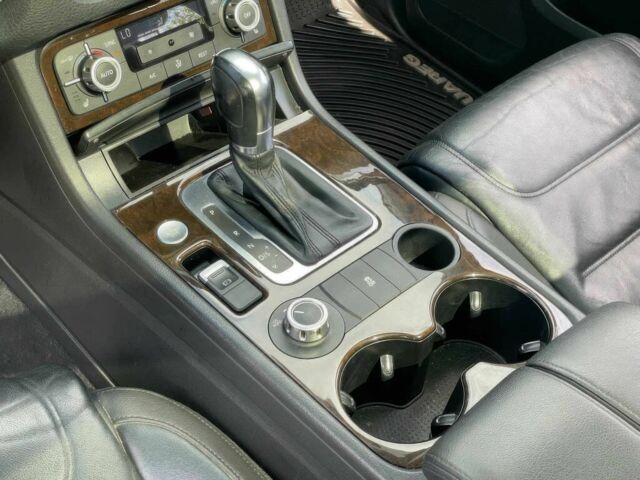 Черный Фольксваген Туарег, объемом двигателя 3 л и пробегом 90 тыс. км за 4200 $, фото 8 на Automoto.ua