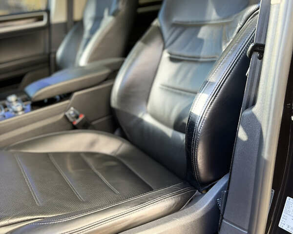 Черный Фольксваген Туарег, объемом двигателя 2.97 л и пробегом 216 тыс. км за 27400 $, фото 15 на Automoto.ua