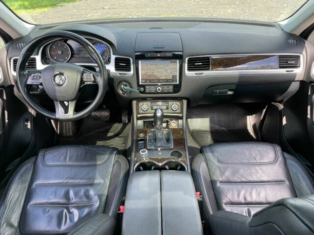 Черный Фольксваген Туарег, объемом двигателя 3 л и пробегом 90 тыс. км за 4200 $, фото 6 на Automoto.ua