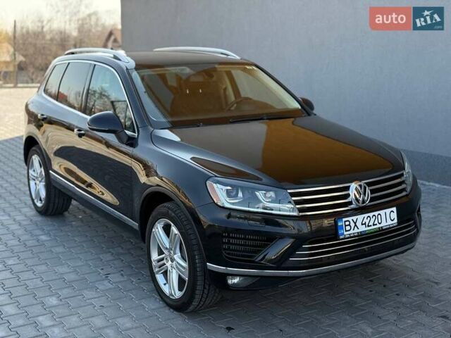 Черный Фольксваген Туарег, объемом двигателя 3 л и пробегом 130 тыс. км за 25500 $, фото 2 на Automoto.ua