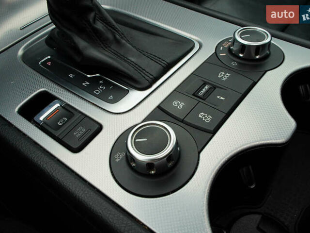 Черный Фольксваген Туарег, объемом двигателя 3 л и пробегом 236 тыс. км за 24999 $, фото 27 на Automoto.ua