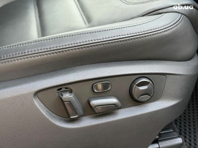 Черный Фольксваген Туарег, объемом двигателя 3 л и пробегом 200 тыс. км за 25790 $, фото 29 на Automoto.ua