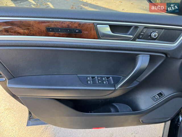 Чорний Фольксваген Туарег, об'ємом двигуна 2.97 л та пробігом 178 тис. км за 22000 $, фото 34 на Automoto.ua