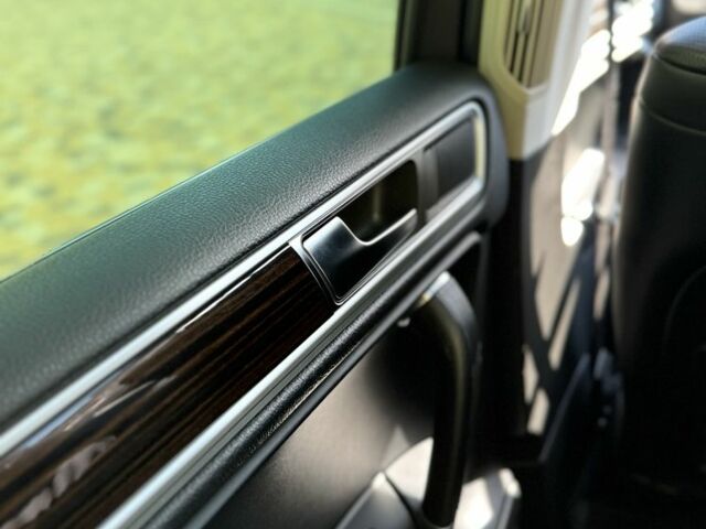 Черный Фольксваген Туарег, объемом двигателя 3 л и пробегом 216 тыс. км за 27400 $, фото 13 на Automoto.ua