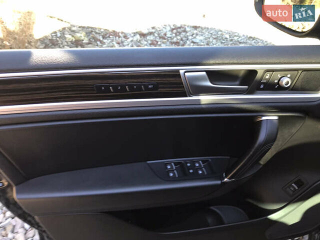 Черный Фольксваген Туарег, объемом двигателя 3 л и пробегом 208 тыс. км за 30500 $, фото 38 на Automoto.ua