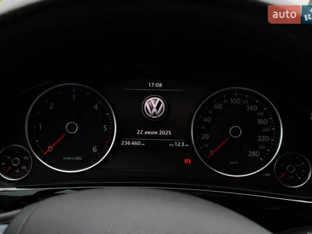 Черный Фольксваген Туарег, объемом двигателя 3 л и пробегом 236 тыс. км за 24999 $, фото 21 на Automoto.ua
