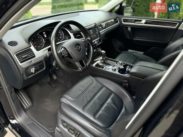 Черный Фольксваген Туарег, объемом двигателя 2.97 л и пробегом 150 тыс. км за 28500 $, фото 23 на Automoto.ua