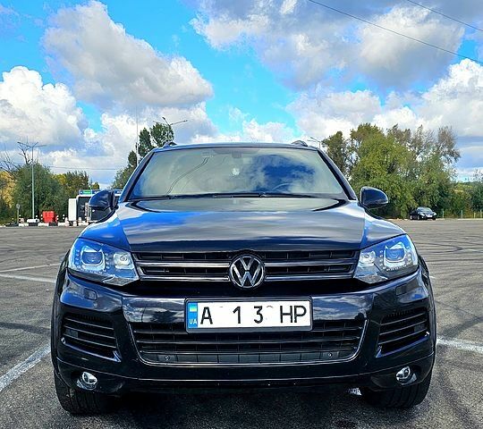 Черный Фольксваген Туарег, объемом двигателя 4.2 л и пробегом 330 тыс. км за 19999 $, фото 12 на Automoto.ua