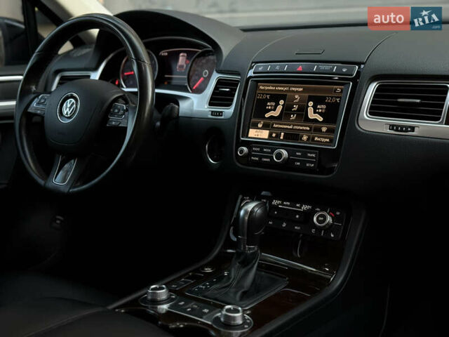 Чорний Фольксваген Туарег, об'ємом двигуна 2.97 л та пробігом 225 тис. км за 27500 $, фото 41 на Automoto.ua
